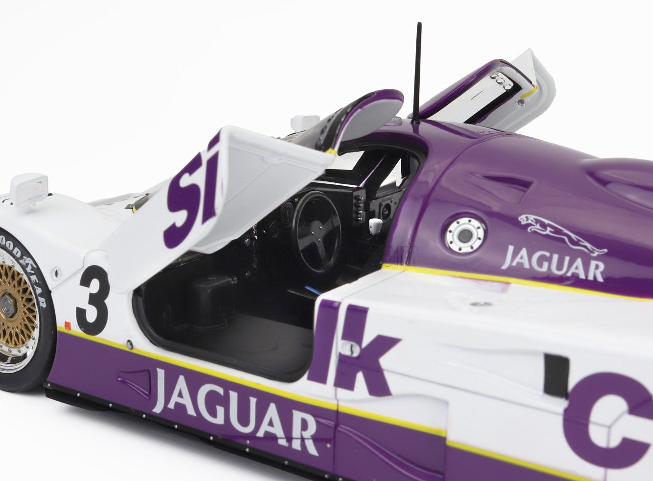 1990 Jaguar XJR12 Silk Cut No. 3 - 1:18 Scale